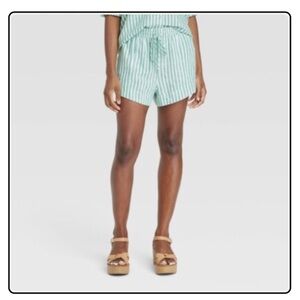 Universal thread green and white striped linen short